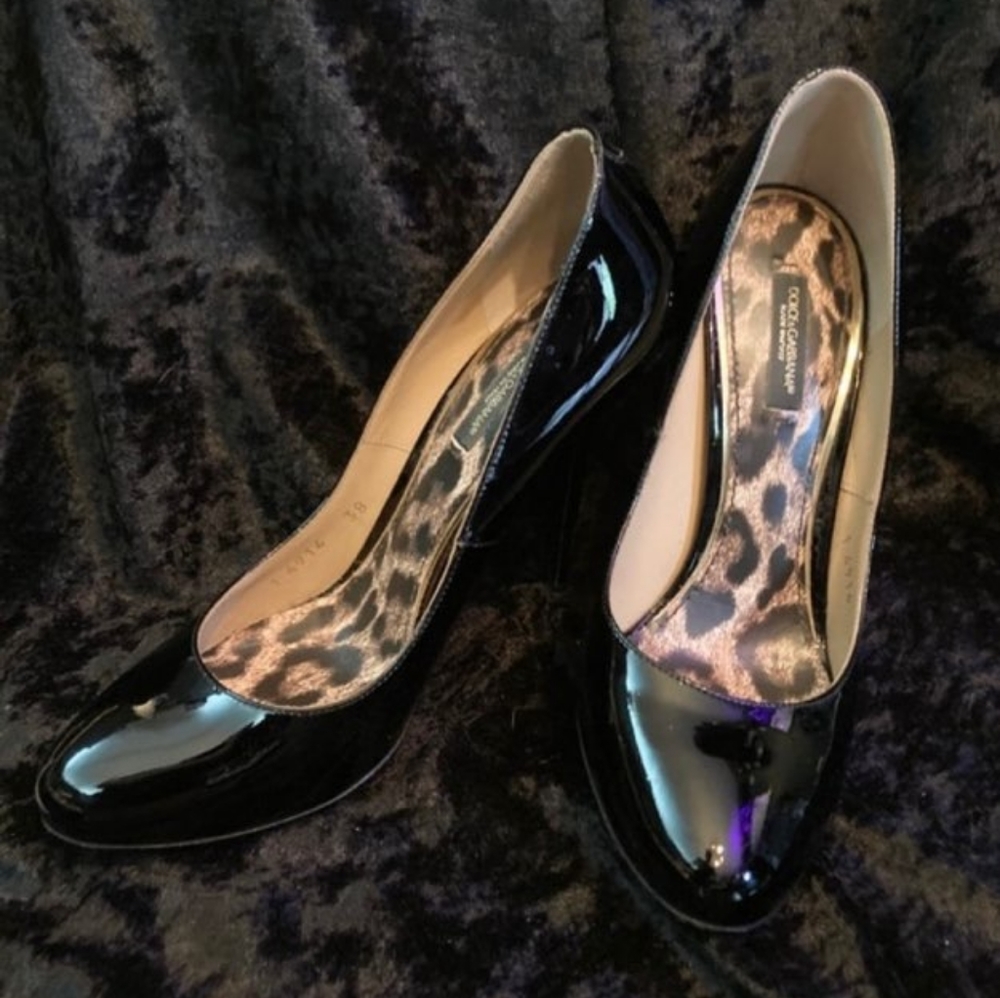 Dolce & Gabbana patent leather décolleté Vernice pumps size 38